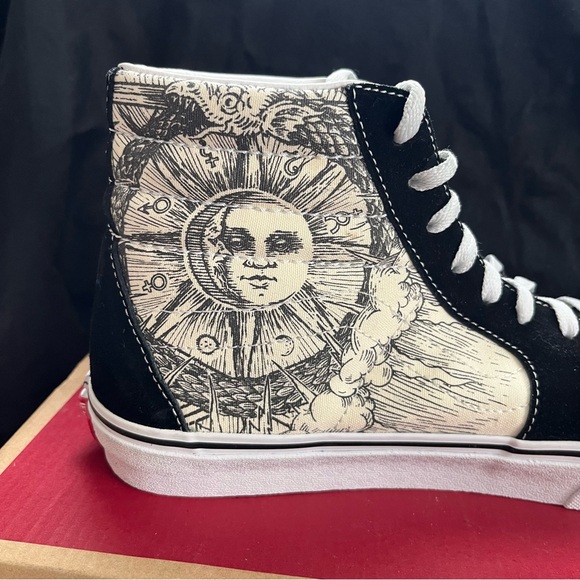 Van’s SK8-Hi Ouroboros high top sneaker men’s size 9.5 US. - Picture 9 of 10